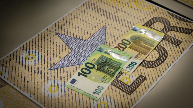 Les nouveaux billets de 100 et de 200 euros ont été présentés par la Banque centrale européenne (BCE) en septembre dernier. 