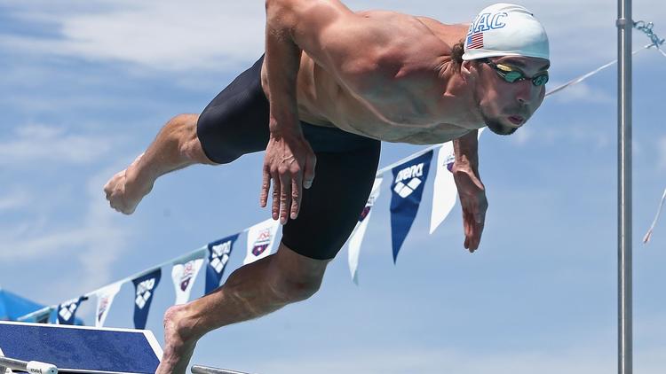 L'Américain Michael Phelps lors du 50m Freestyle de l'Arena Grand Prix le 25 avril 2014 à Mesa dans l'Arizona [Christian Petersen / Getty/AFP]
