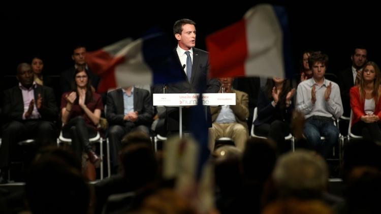 Le Premier ministre Manuel Valls, le 3 décembre 2015 à Paris, lors de son unique meeting d'avant premier tour des élections régionales [MARTIN BUREAU / AFP]