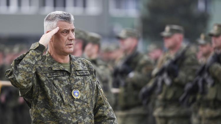 Le président kosovar Hashim Thaci inpecte les membres de al Kosovo Security Force à Pristima, le 13 décembre 2018.  [Armend NIMANI / AFP/Archives]