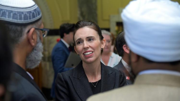La Première ministre néo-zélandaise Jacinda Ardern rencontre des responsables de la communauté musulmane à l'issue de la session spéciale du Parlement à Wellington le 19 mars 2019 [Dave Lintott / AFP]