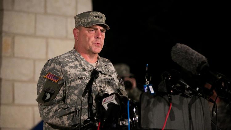 Le général  Mark Milley, commandant la base militaire de Fort Hood, face à la presse le 2 avril 2014 après la fusillade mortelle  [Drew Anthony Smith / Getty Images/AFP]