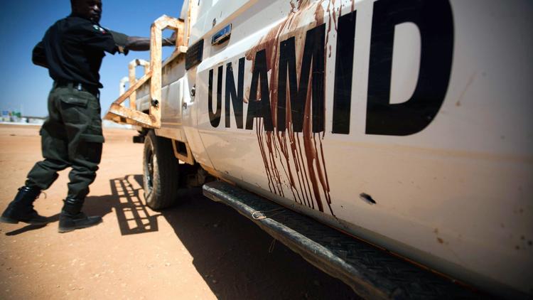 Image transmise par la Minuad d'un de ses véhicules au Darfour, le 15 octobre 2013 [Albert Gonzalez Farran / AFP/Archives]