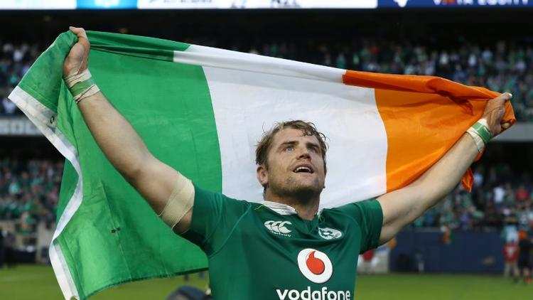L'Irlandais Jamie Heaslip fête la victoire contre la Nouvelle-Zélande en test-match, le 5 novembre 2016 à Chicago [PHIL WALTER / GETTY/AFP]