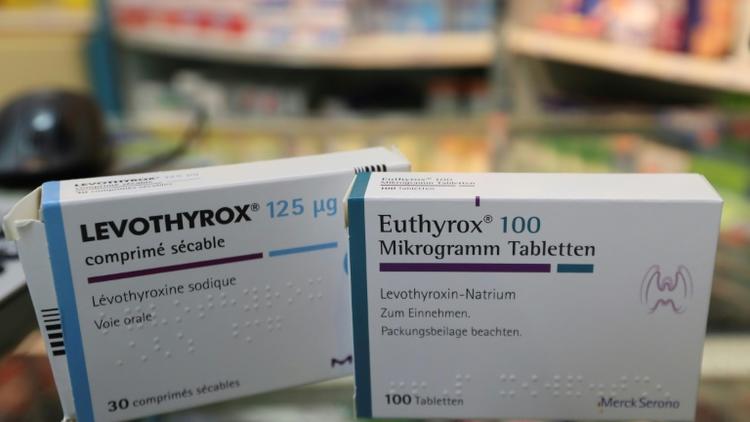 Le nombre de signalements d'effets indésirables attribués à la nouvelle formule du Levothyrox est de 17.310 à la date du 30 novembre, soit 0,75% des patients traités avec ce médicament pour la thyroïde [JACQUES DEMARTHON / AFP/Archives]