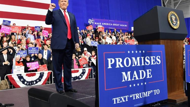 Le président américain Donald Trump devant des militants républicains le 10 mars 2018 à Moon Township (Pennsylvanie)  [Nicholas Kamm / AFP]