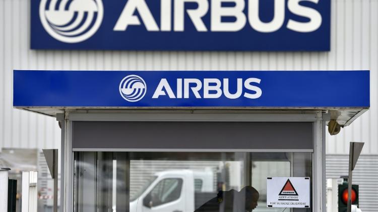 Airbus annonce s'être vu infliger une amende de 104 millions d'euros dans le cadre d'une procédure arbitrale pour un litige remontant à 1992 et concernant la vente de missiles à Taïwan par le groupe Matra [LOIC VENANCE / AFP/Archives]