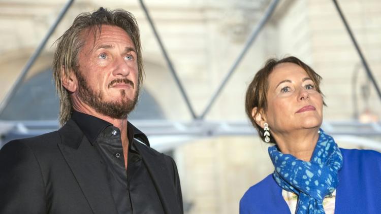 Sean Penn et Ségolène Royal le 1er novembre 2015 à Paris [LIONEL BONAVENTURE / AFP]