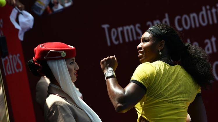 Serena Williams à l'issue du match contre Maria Sharapova le 26 janvier 2016 à Melbourne [SAEED KHAN / AFP]