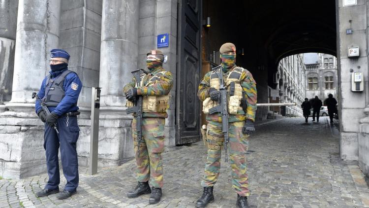 Des militaires belges devant le tribunal de Liège le 24 novembre 2015 [ERIC LALMAND / BELGA/AFP/Archives]