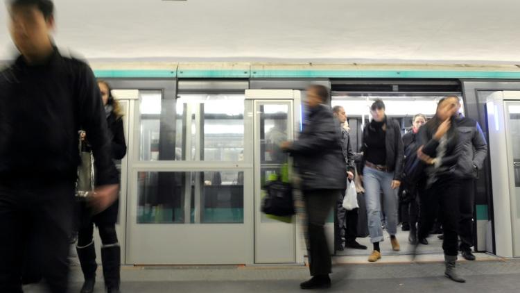 Le trafic est rétabli sur la ligne 1 du métro parisien, fermée mardi soir suite à une panne [MIGUEL MEDINA / AFP/Archives]