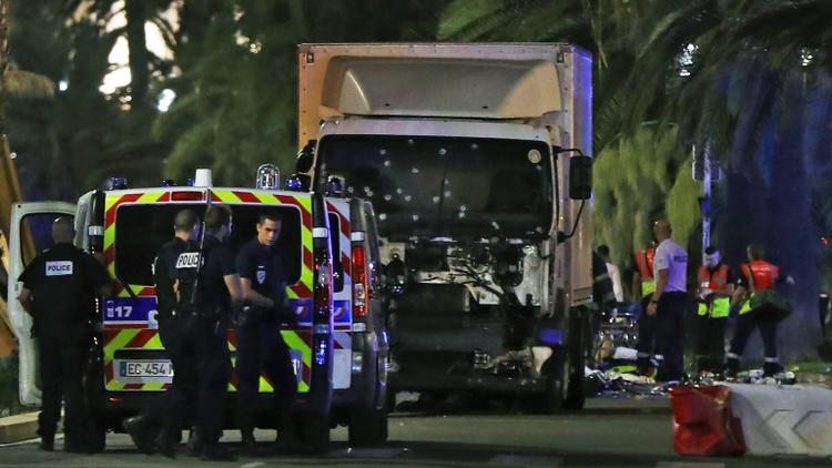 Le camion criblé de balles qui a foncé sur la foule le 14 juillet 2016 à Nice [VALERY HACHE / AFP]