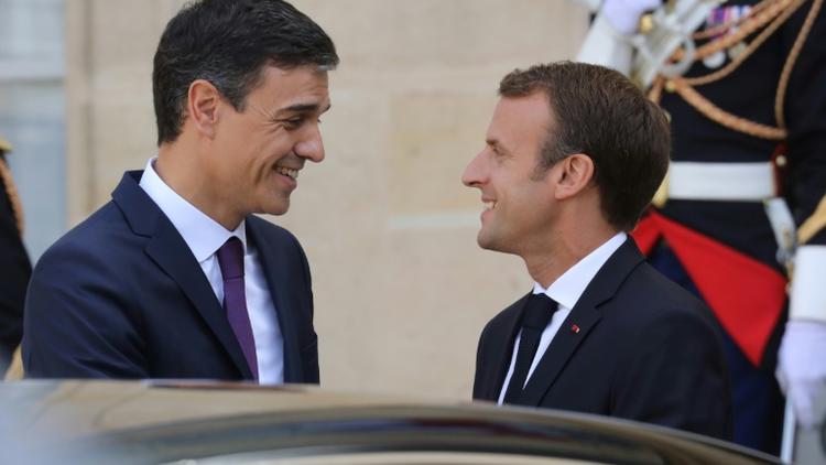 Emmanuel Macron avec Pedro Sanchez lors de la visite du premier ministre espagnol à Paris le 23 juin 2018. [ludovic MARIN / AFP/Archives]
