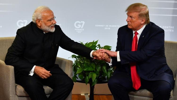 Le Premier ministre indien Narendra Modi et le président américain Donald Trump lors d'une rencontre, le 26 août 2019 à Biarritz [Nicholas Kamm / AFP]