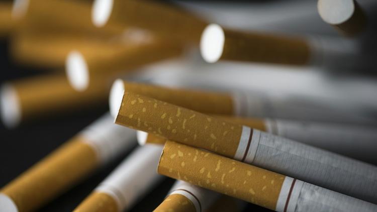 Le tabac a fait 75.000 morts en France en 2015, ce qui représente plus d'un décès sur huit, selon les derniers chiffres officiels [JOEL SAGET / AFP/Archives]