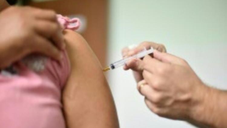 La question des vaccins obligatoires à l'école sème le trouble en Italie [ / AFP/Archives]