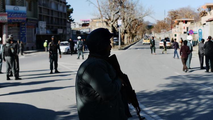 Un policier afghan à Kaboul, le 2 avril 2014 [Shah Marai / AFP/Archives]