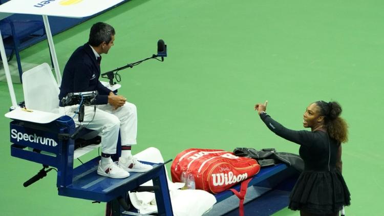 L'Américaine Serena Williams s'en prend à l'arbitre Carlos Ramos lors de la finale de l'US Open, le 8 septembre 2018 à New York [kena betancur / AFP]
