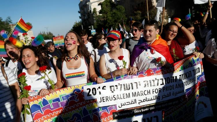 Des Israéliens lors de la Gay Pride à Jérusalem, le 21 juillet 2016 [THOMAS COEX / AFP]