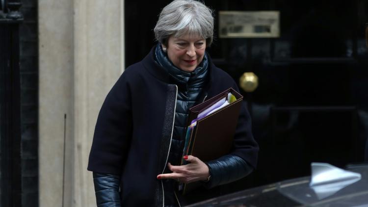 La Première ministre britannique Theresa May devant le 10 Downing Street, le 10 janvier 2018 à Londres [Daniel LEAL-OLIVAS / AFP/Archives]