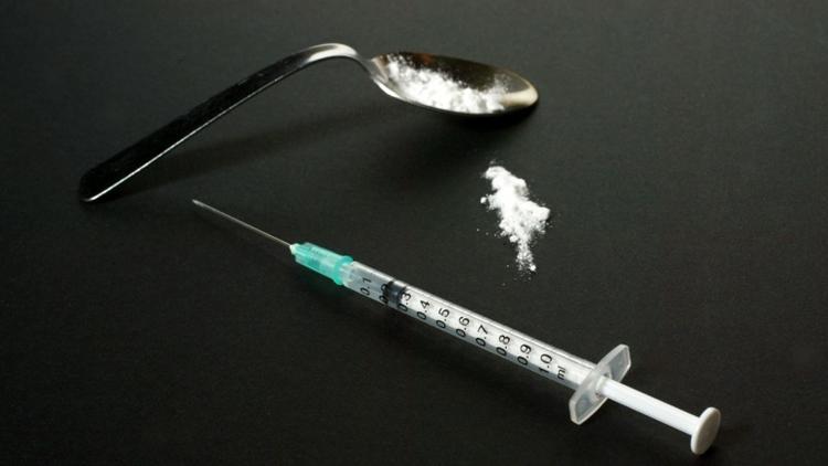 Les surdoses de drogues font de plus en plus de morts en Europe, où circulent de nouvelles et nombreuses substances "dangereuses" pour la santé, s'inquiète l'Observatoire européen des drogues et des toxicomanies (OEDT) dans son rapport annuel publié mardi. [MARTIN BUREAU / AFP/Archives]