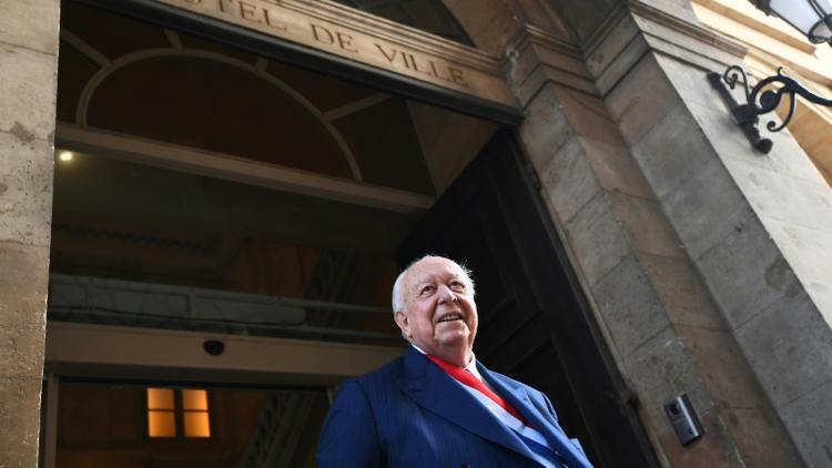 Le maire de Marseille Jean-Claude Gaudin devant l'hôtel de ville de Marseille, le 20 octobre 2017 [ANNE-CHRISTINE POUJOULAT / AFP/Archives]