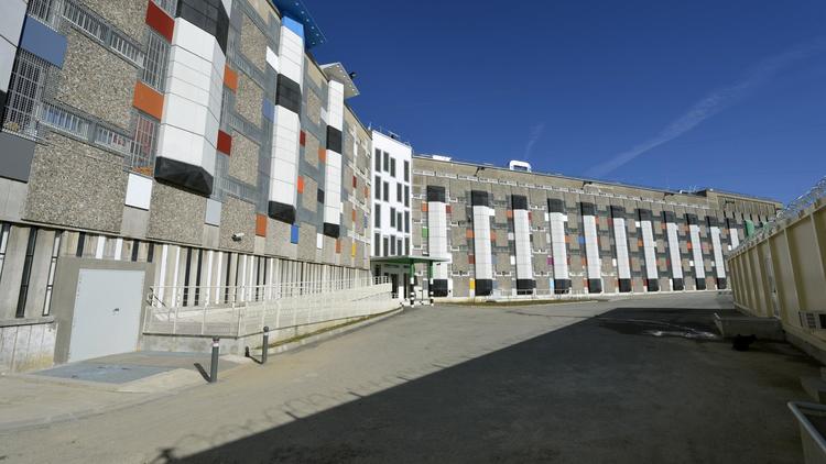 La facade d'un des bâtiments de la prison de Fleury-Mérogis, près de Paris, rénovée et photographiée le 31 octobre 2013 [Eric Feferberg / AFP]