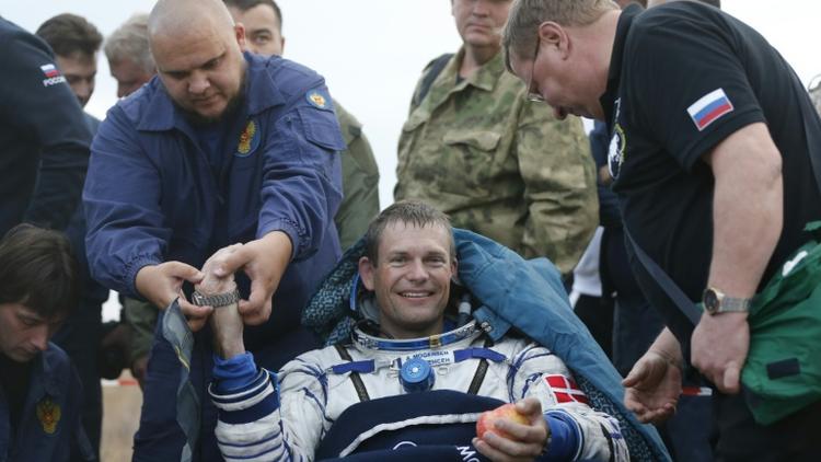 L'astronaute russe Gennady Padalka à son retour sur terre, le 12 septembre 2015 à Zhezkazgan au Kazakhstan  [Yuri Kochetko / Pool/AFP]