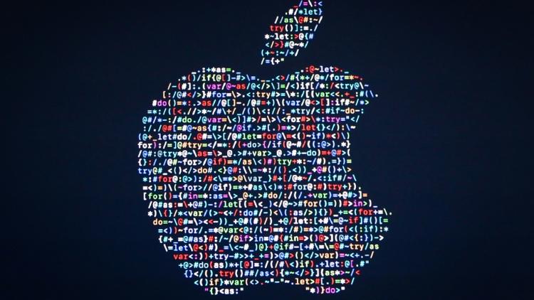 Le logo d'Apple sur un écran de San Francisco, California, le 13 juin 2016 [GABRIELLE LURIE / AFP/Archives]