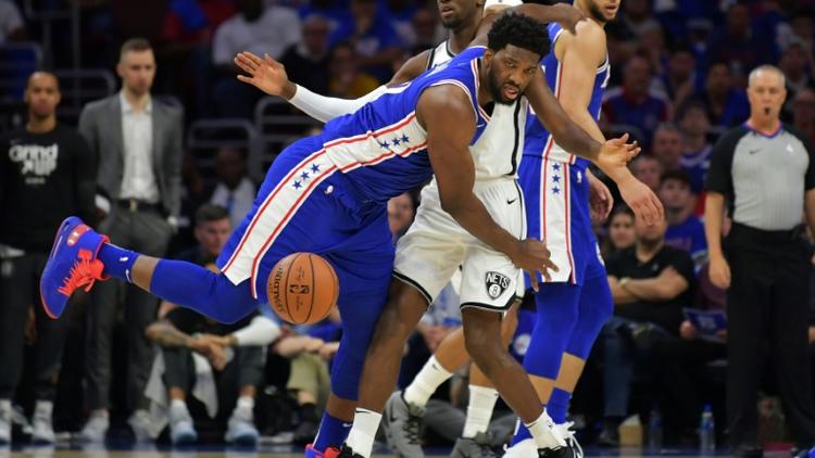 Joel Embiid, pivot camerounais de Philadelphie, lors d'un match de NBA contre les Brooklyn Netys, le 13 avril 2019 à Philadelphie [Drew Hallowell / GETTY IMAGES NORTH AMERICA/AFP]