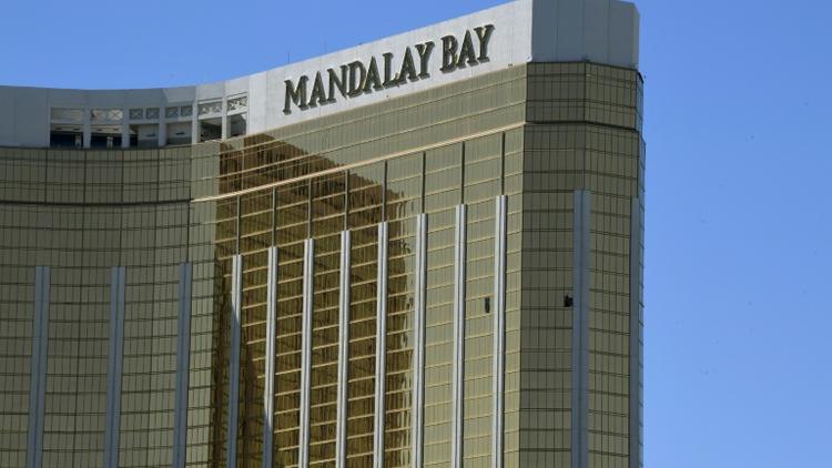 La fenêtre de l'hôtel Mandalay Bay depuis laquelle un homme a tiré sur les spectateurs d'un concert de musique country, le 2 octobre 2017 à Las Vegas [Mark RALSTON / AFP/Archives]