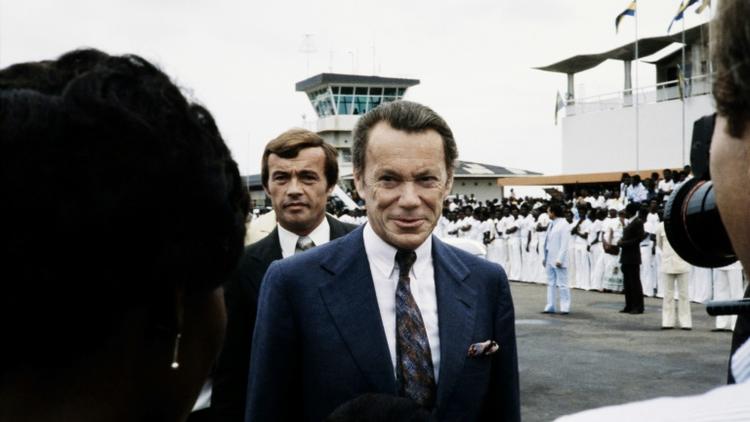 Albin Chalandon en visite au Gabon en 1979. Il dirige alors Elf-Aquitaine [- / AFP/Archives]