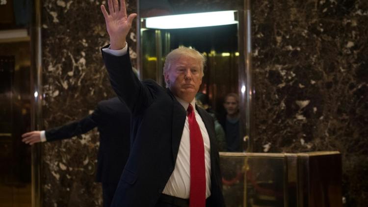 Donald Trump arrive à la Tour Trump avant une série de rendez-vous, le 13 janvier 2017, à New York. [Bryan R. Smith  / AFP]