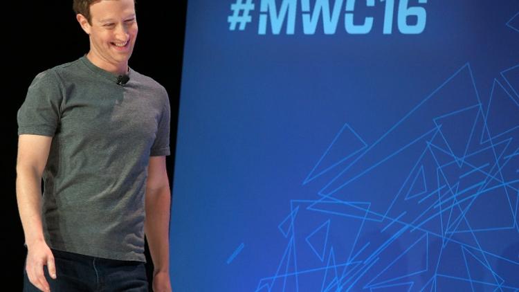 Mark Zuckerberg le 22 février 2016 au Mobile world congress (MWC) à Barcelone, le plus important salon au monde des télécoms [LLUIS GENE / AFP]