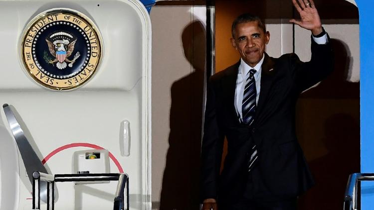Le président américain Barack Obama à la descente de l'avion à Berlin le 16 novembre 2016 [TOBIAS SCHWARZ / AFP]
