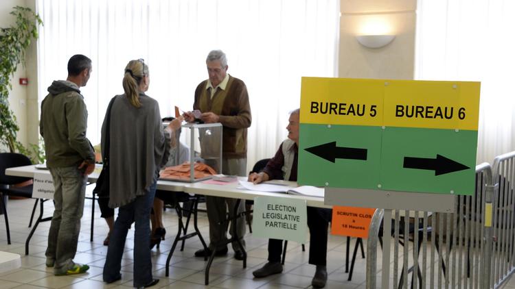 Un bureau de vote à Villeneuve-sur-Lot le 23 juin 2013 [Jean-Pierre Muller / AFP/Archives]