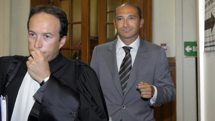 Laurent Fabius et son avocat Cyril Bonan, à leur arrivée arrive le 1er juin 2011 au Tribunal de Grande Instance de Paris [Bertrand Guay / AFP/Archives]