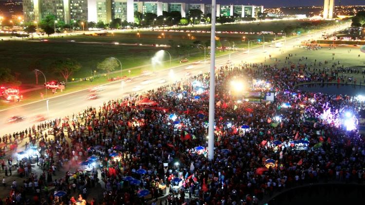 Manifestation de sympathisants de gauche en soutien de la présidente Dilma Rousseff, le 18 mars 2016 à Brasilia [BETO BARATA / AFP]