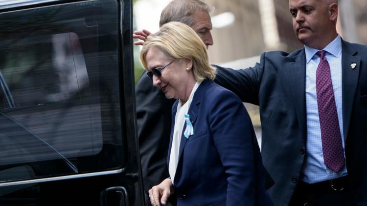 La candidate démocrate à la présidentielle américaine Hillary Clinton quitte l'appartement de sa fille après s'être reposée, le 11 septembre 2016 à New York [Brendan Smialowski / AFP/Archives]