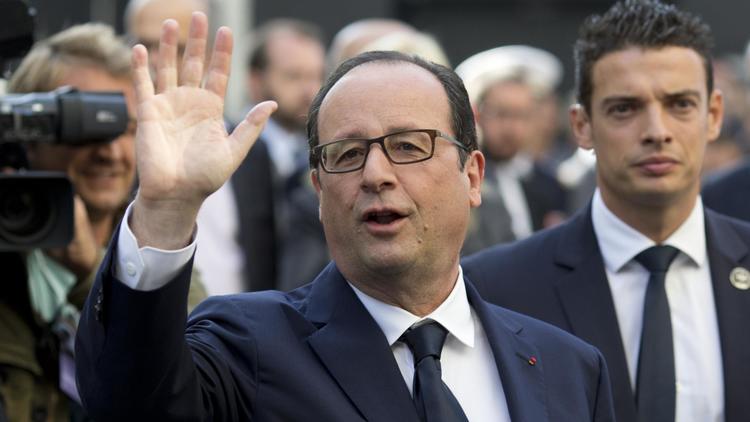 Le président français François Hollande salue après une cérémonie d'hommage à Jean Jaurès à Paris le 31 juillet 2014 [Kenzo Tribouillard / AFP/Archives]