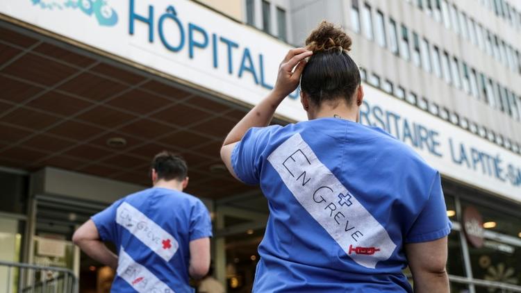 Grève aux urgences de l'hôpital de la Pitié-Salpétrière à Paris, le 15 avril 2019 [KENZO TRIBOUILLARD / AFP]