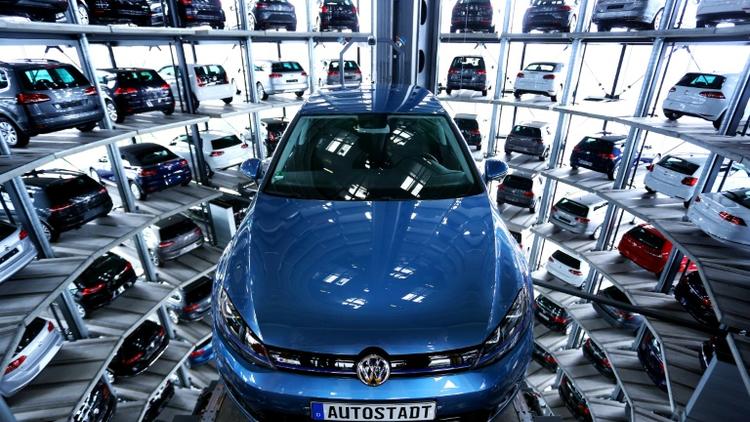 La nouvelle e-Golf exposée le 28 avril 2016 à l'usine Volkswagen de Wolfsburg en Allemagne  [RONNY HARTMANN / AFP/Archives]