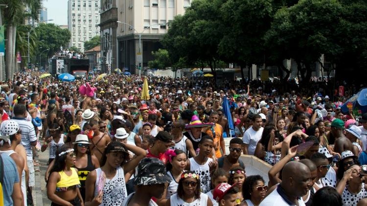 Le "bloco" (défilé de rue) du Cordao da Bola Preta, dans le centre ville de Rio de Janeiro, le 6 février 2016 [VANDERLEI ALMEIDA / AFP]