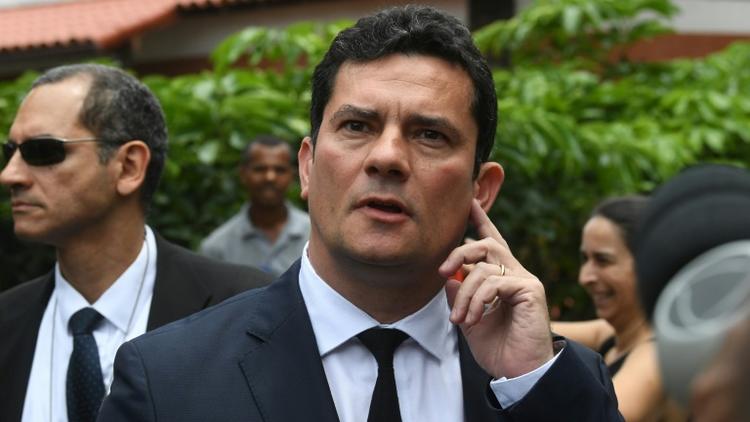 Le juge Sergio Moro quitte la résidence du président élu Jair Bolsonaro à Rio, le 1er novembre 2018 [MAURO PIMENTEL / AFP]