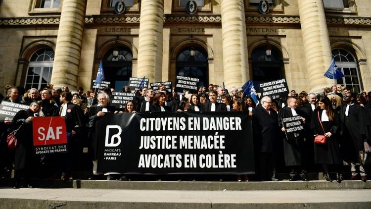Manifestation d'avocats devant le palais de Justice de Paris, le 21 mars 2018 [CHRISTOPHE SIMON / AFP]