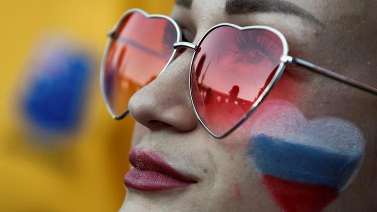 Une supportrice de la Russie, le 25 juin 2018 à Sotchi lors du match Uruguay-Russie [Adrian DENNIS / AFP/Archives]