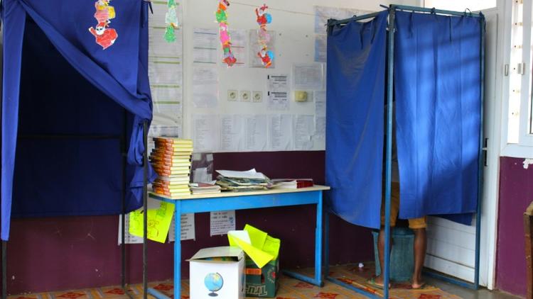 Bureau de vote à Mayotte le 18 mars 2018 lors du premier tour de l'élection législative partielle [Ornella LAMBERTI / AFP/Archives]