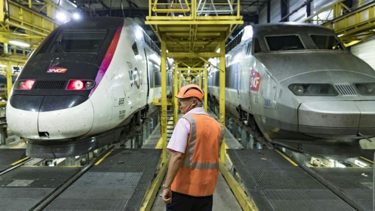 Le centre de maintenance des TGV de Châtillon, le 31 juillet 2018 [Geoffroy VAN DER HASSELT / AFP]