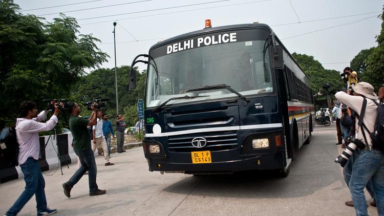 Le fourgon supposé transporter les 4 accusés d'un viol collectif, le 13 septembre 2013 à New Delhi [Manan Vatsyayana / AFP]
