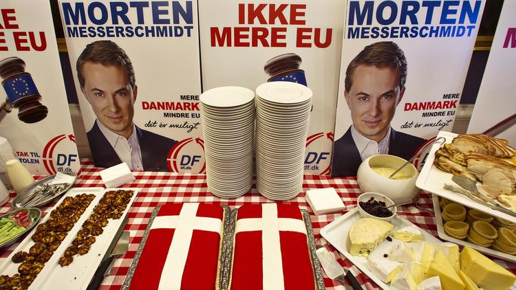 Une affiche électorale pour Morten Messerschmidt, l'un des députés du Parti populaire danois le 25 mai 2014 à Copenhague [Nils Meilvang / Scanpix/AFP]